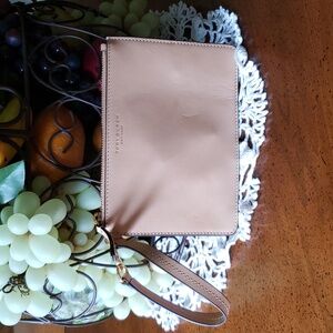 ⚜ TORY BURCH WRISTLET